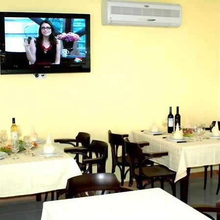 Hotel Roterdao Πράγια Εξωτερικό φωτογραφία
