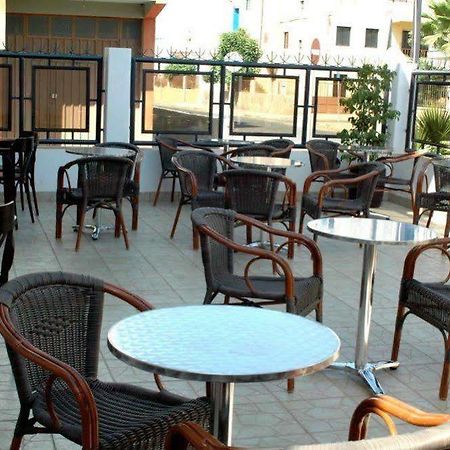 Hotel Roterdao Πράγια Εξωτερικό φωτογραφία
