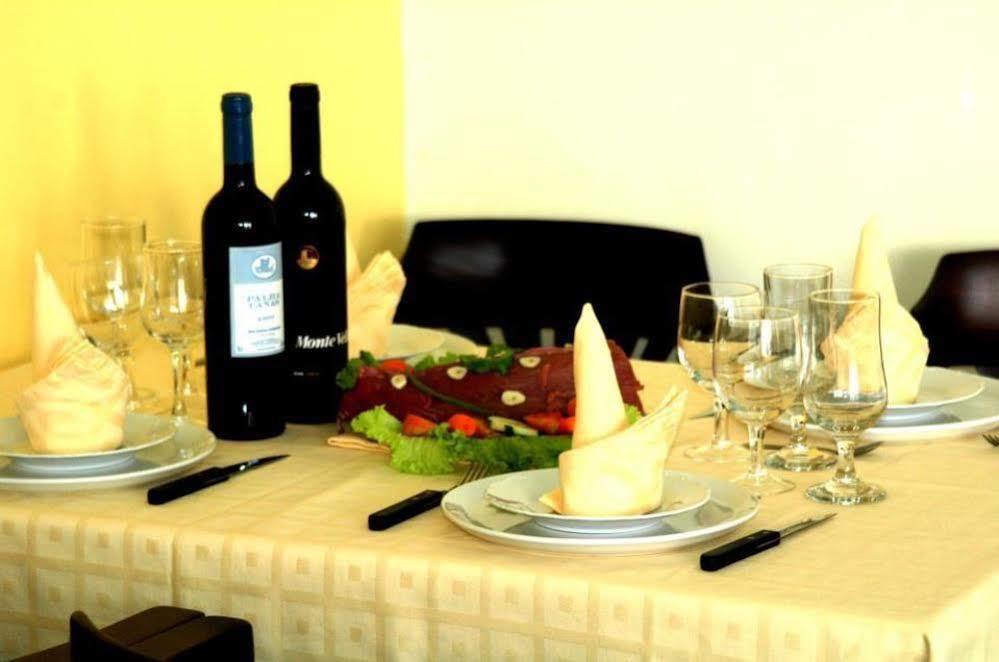 Hotel Roterdao Πράγια Εξωτερικό φωτογραφία