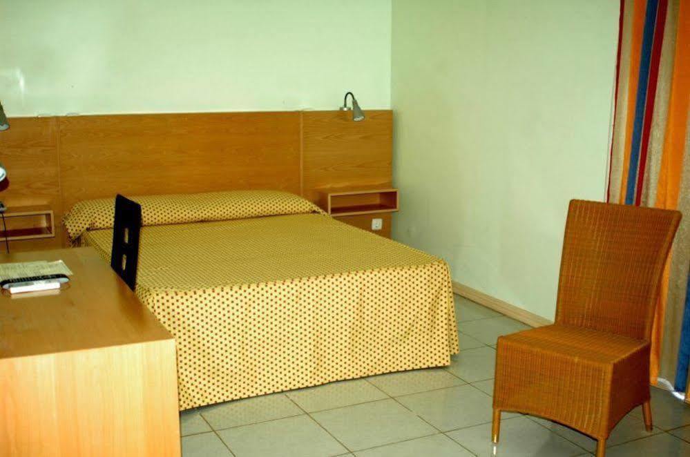 Hotel Roterdao Πράγια Εξωτερικό φωτογραφία