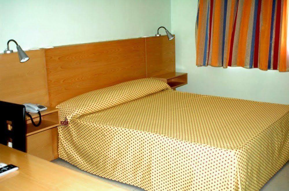Hotel Roterdao Πράγια Εξωτερικό φωτογραφία